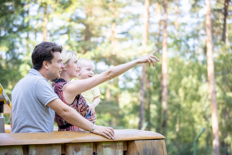 Für Familien und Menschen jeden Alters wird der Baumwipfelpfad den Blick auf die Natur verändern. Foto: Adrian Fohl