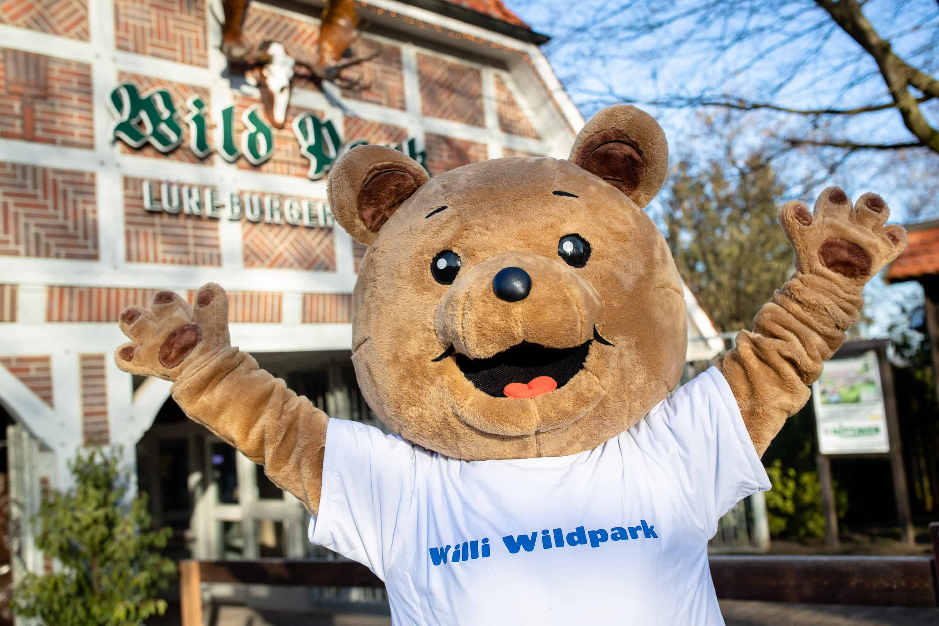 Maskottchen Willi Wildpark freut sich auf viele Besucher
zum 55. Wildpark-Jubiläum.