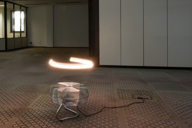 Thomas Reul, Lichtkreis, 2016 / 2013, Lichtinstallation, Teil der Werkgruppe „Die Welt als Konzentration rückkoppelnder Empfindungen“ Foto: Claudius Lazzeroni