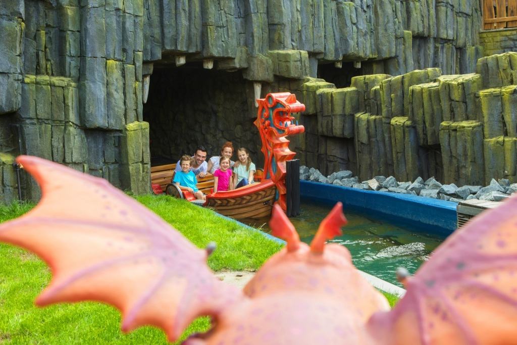 Drachengrotte in der Themenwelt: Drachenzähmen - Die Insel Foto: Heide Park Resort, 2017
