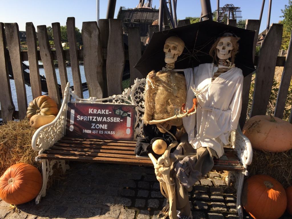 Halloween 2016 im Heide Park: Skelett-Pärchen Foto: Heide Park Resort, 2016
