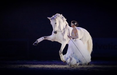 Alizée Froment: Die französische Ausnahmekünstlerin und Grand-Prix-Reiterin gehört zu den Top-Stars der Nacht der Pferde. Copyright: Sophie Pierret