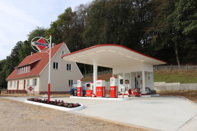 Die 1950er-Jahre-Tankstelle am Kiekeberg, © FLMK