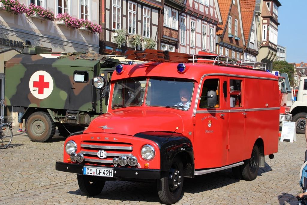 Oldtimer-Feuerwehrfahrzeug, Oldtimer + Fachwerk, Celle, © CTM GmbH; www.celle-tourismus.de