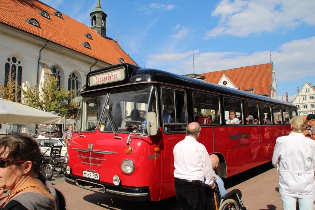 Oldtimerbusse für den Shuttlebusverkehr, Oldtimer + Fachwerk, Celle, ©CTM GmbH; www.celle-tourismus.de