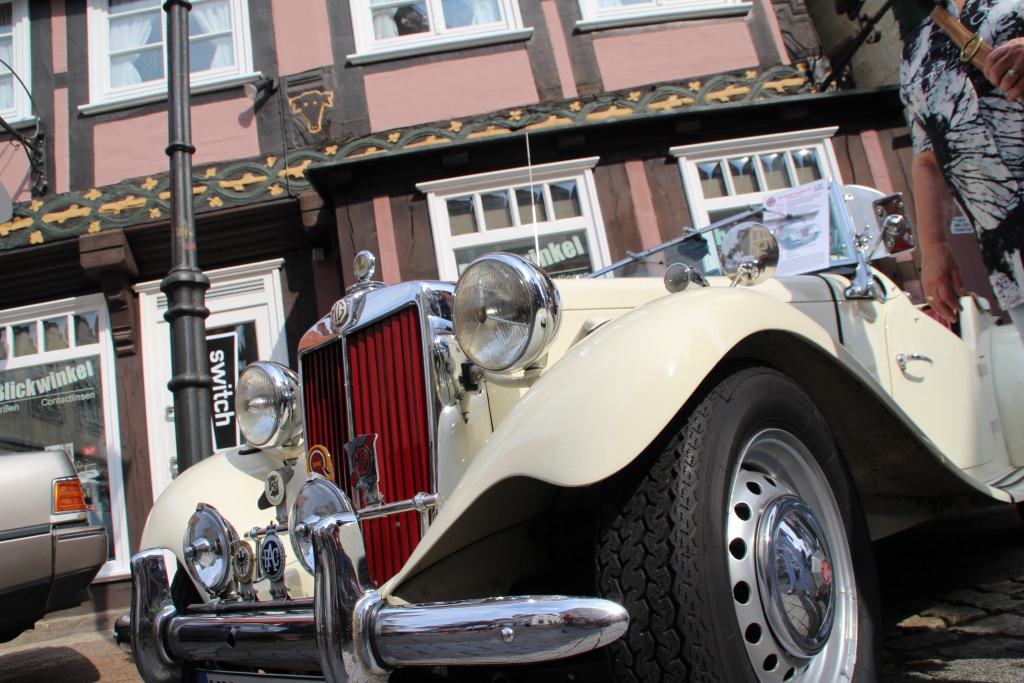 Luxuskarossen, Motorräder oder amerikanische Straßenkreuzer - Bei Oldtimer + Fachwerk in Celle werden am 25. August 2019 über 1.400 historische Fahrzeuge in der Celler Altstadt erwartet. © CTM GmbH | Martin Zimmermann