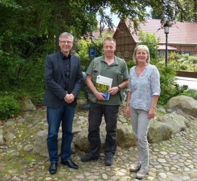 Vorsitzender Olaf Muus, Scout Jan Lippke, Geschäftsführerin Hilke Feddersen Foto: © Naturpark Lüneburger Heide e.V.