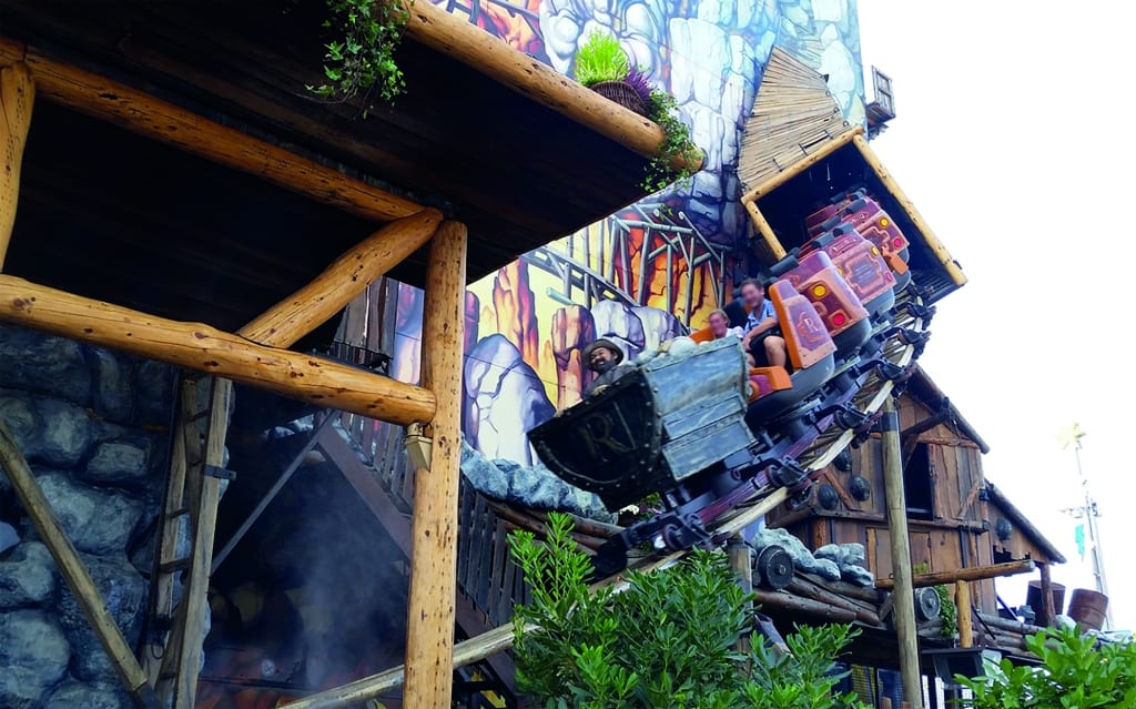 Neu: Safari-Blitz – Die größte mobile Indoor-Achterbahn der Welt! Foto: Serengeti-Park