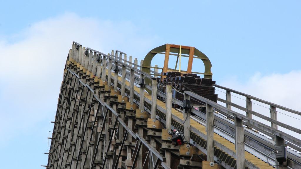 Mit Hilfe des Pullthrough-Test können Unregelmäßigkeiten in der Bahn gefunden werden. Foto: Heide Park Resort, 2019