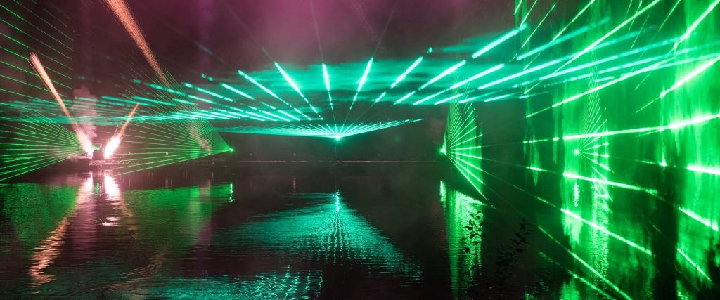 Einer der großen Höhepunkte bei der Auftaktveranstaltung „Der See brennt“ am Lopausee wird die spektakuläre Lasershow sein. Foto: Karoline Biermann
