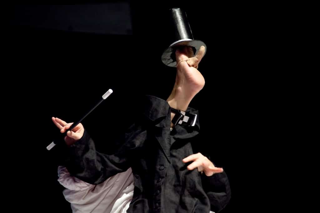 Fußtheater Anne Klinge: DER FUSSMORD UND ANDERE LIEBESDRAMEN