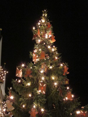 Geschmückter Weihnachtsbaum Celler Weihnachtsmarkt 2015