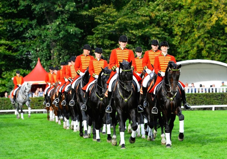 Ein Highlight der diesjährigen Hengstparade: Die große Dressurquadrille. Foto: M. Schreiner