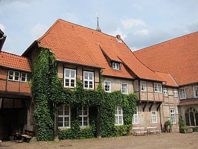 Gotische Gebäude am Innenhof von Kloster Lüne