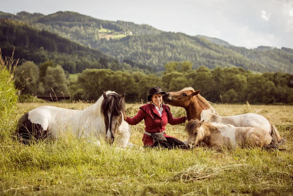 Katharina Schneidhofer aus Österreich präsentiert ihre verzauberten Ponys. Foto: Fachausstellungen Heckmann