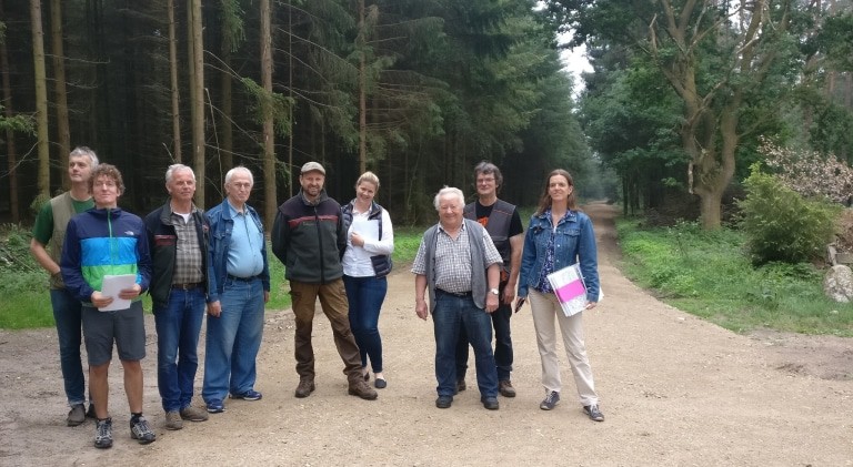 Von links nach rechts: Mathias Pantelmann, Armin Hirt, Reinhold Bode, Heinrich Richter, Moritz Groothoff, Kathrin Soltau, Albert Homann, Werner Rademacher, Mareile Kleemann © Naturpark Lüneburger Heide
