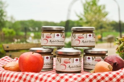 Feiert Premiere auf dem Landmarkt: LandPark Apfel-Chutney aus Äpfeln, frischen Cranberries, Zwiebeln, gelbem Curry, Rosmarin und Vanille.