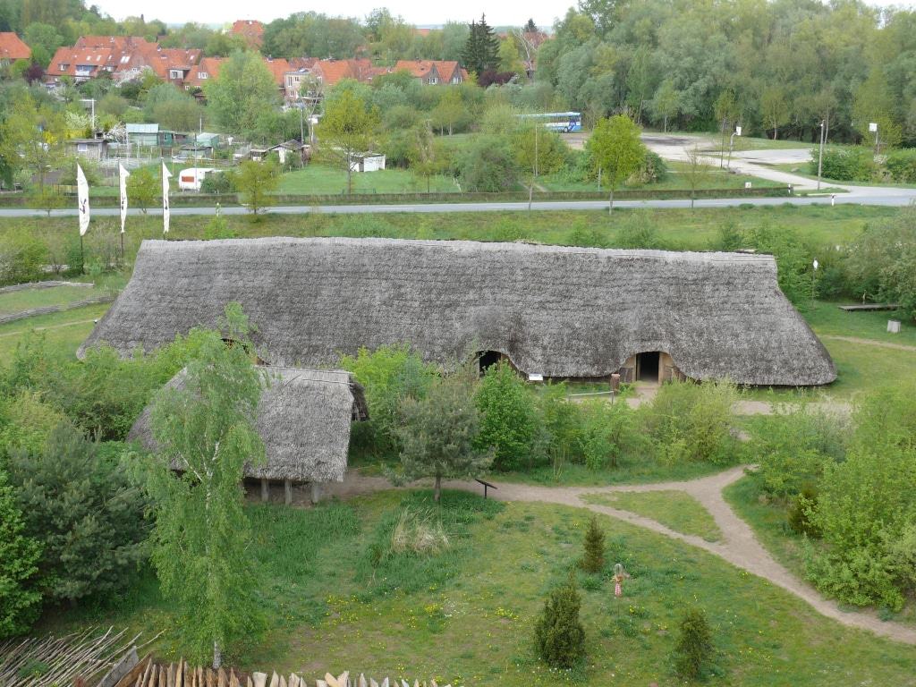 Luftaufnahme des Langhauses IIi Foto: Archäologisches Zentrum Hitzacker