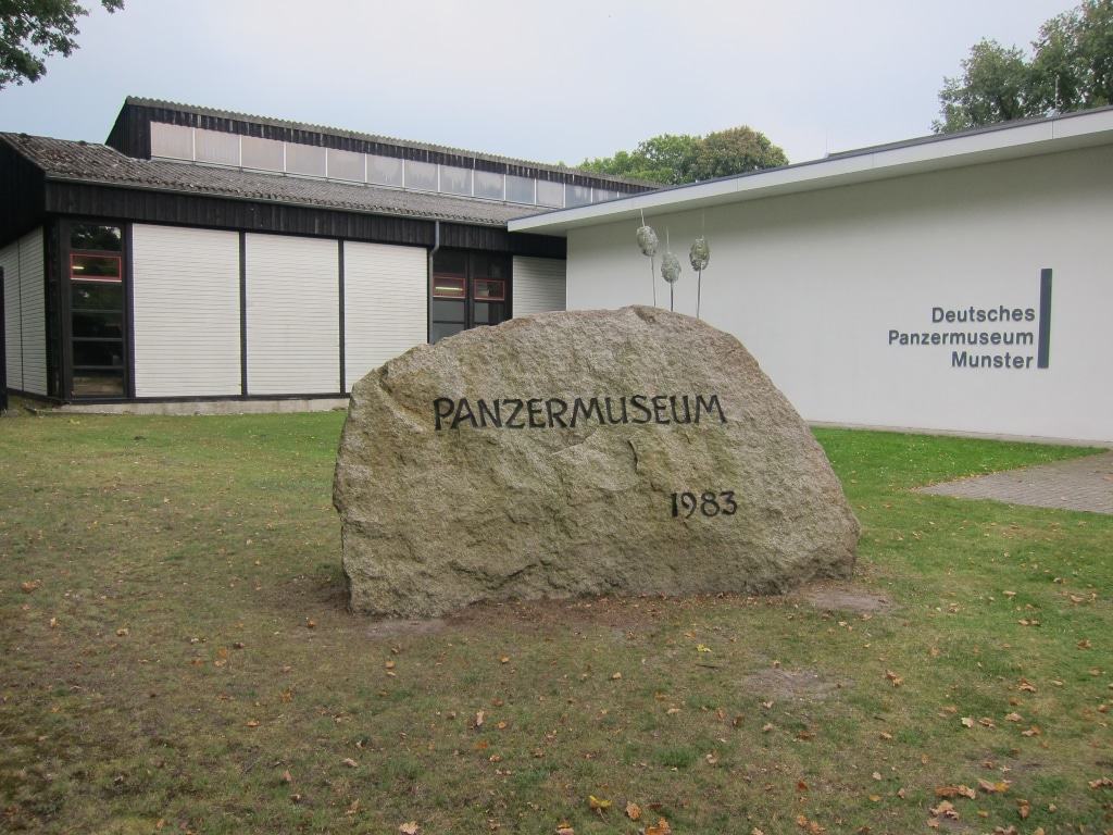 150 Panzer, Geschütze und Fahrzeuge werden im Deutschen Panzermuseum in Munster in der Lüneburger Heide ausgestellt.