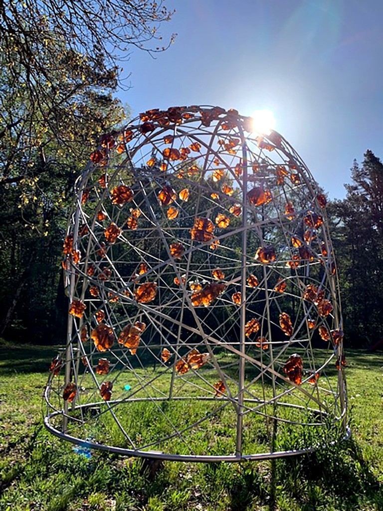 "Bienenkorb 2" Wladimir Rudolf Foto: Glasplastik und Garten Munster 2019