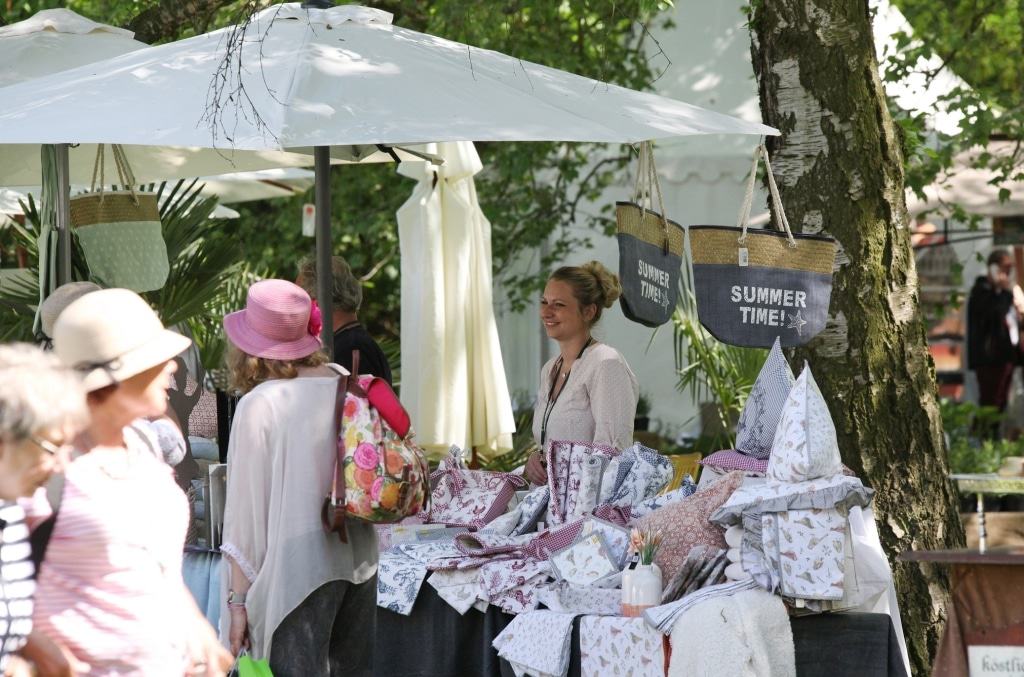 Entdecken Sie sommerliche Mode! Foto: Evergreen, Kassel
