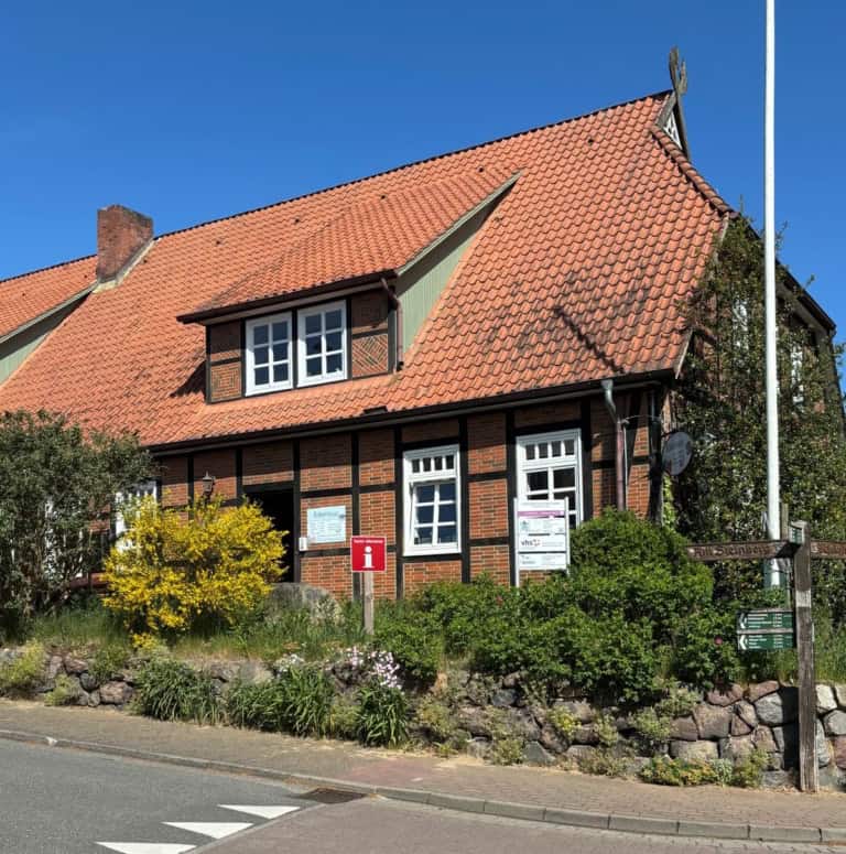 Außenansicht Touristinformation Hanstedt, Am Steinberg 2, 21271 Hanstedt