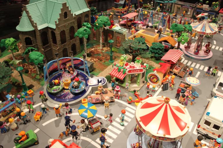 Diorama aus der Sonderausstellung „PLAYMOBIL-Spielgeschichten“ im Deutschen Pferdemuseum